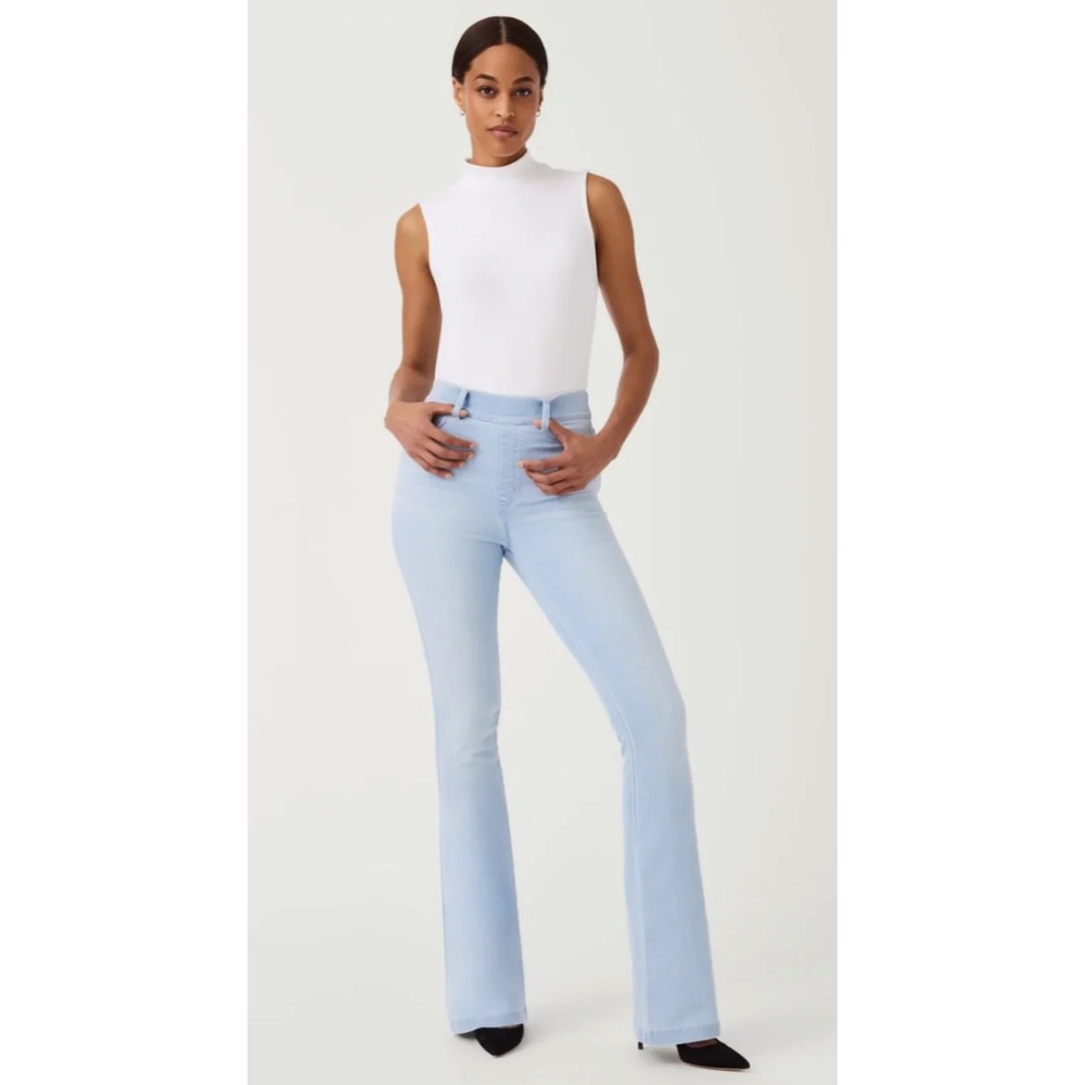 Spanx Flare Jeans Light Wash Blue Pull On High Rise Raw Hem‎ Denim Womens Medium